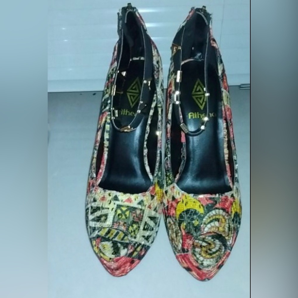 Platform Heels - Picture 2 of 3